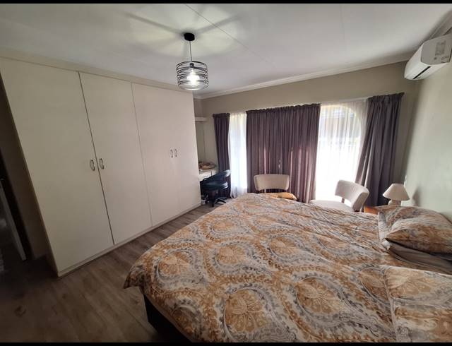 5 BEDROOM HOUSE FOR SALE IN VANDERBIJLPARK SE 3